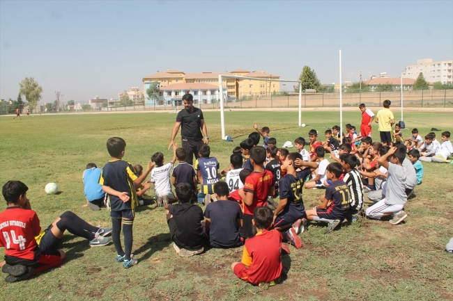 Silopi'de açılan futbol okulunda "geleceğin yıldızları" yetiştiriliyor